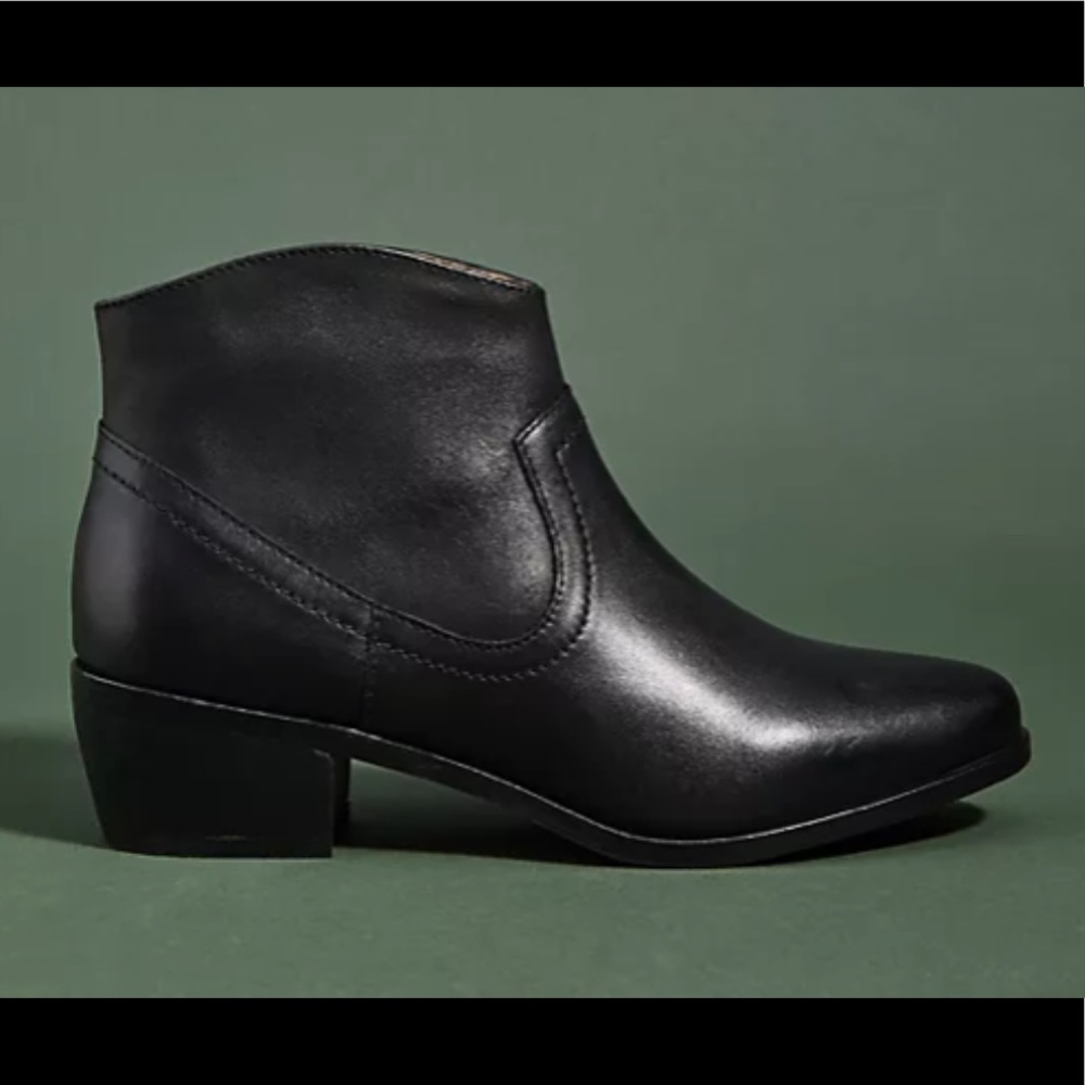 Short leather black booties ANTHRO